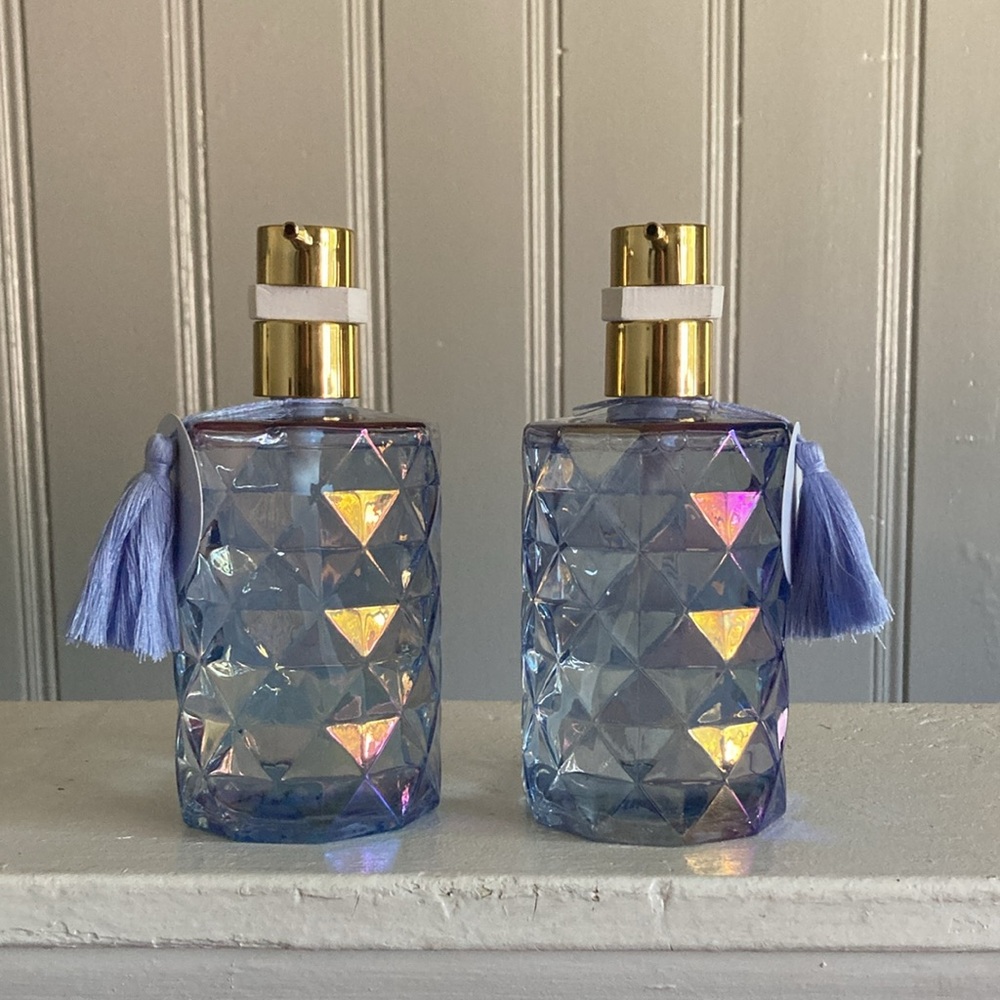 HP NWT-2 Blue Iridescent Diamond Glass Luxury Hand Soap Pumps Sandalwood Vanilla